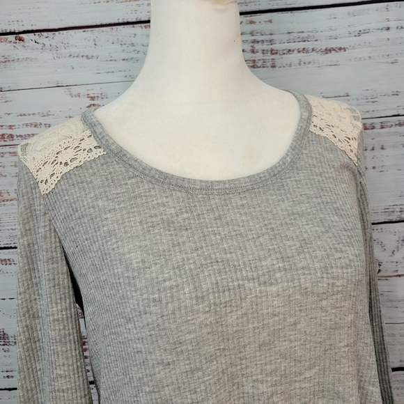 Taylor & Sage Ribbed Babydoll And Lace Top Small Gray Cream - Picture 3 of 12